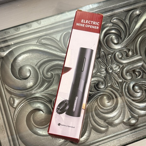 Electric Wine Opener Battery Powered Sleek Black Design - Picture 2 of 8